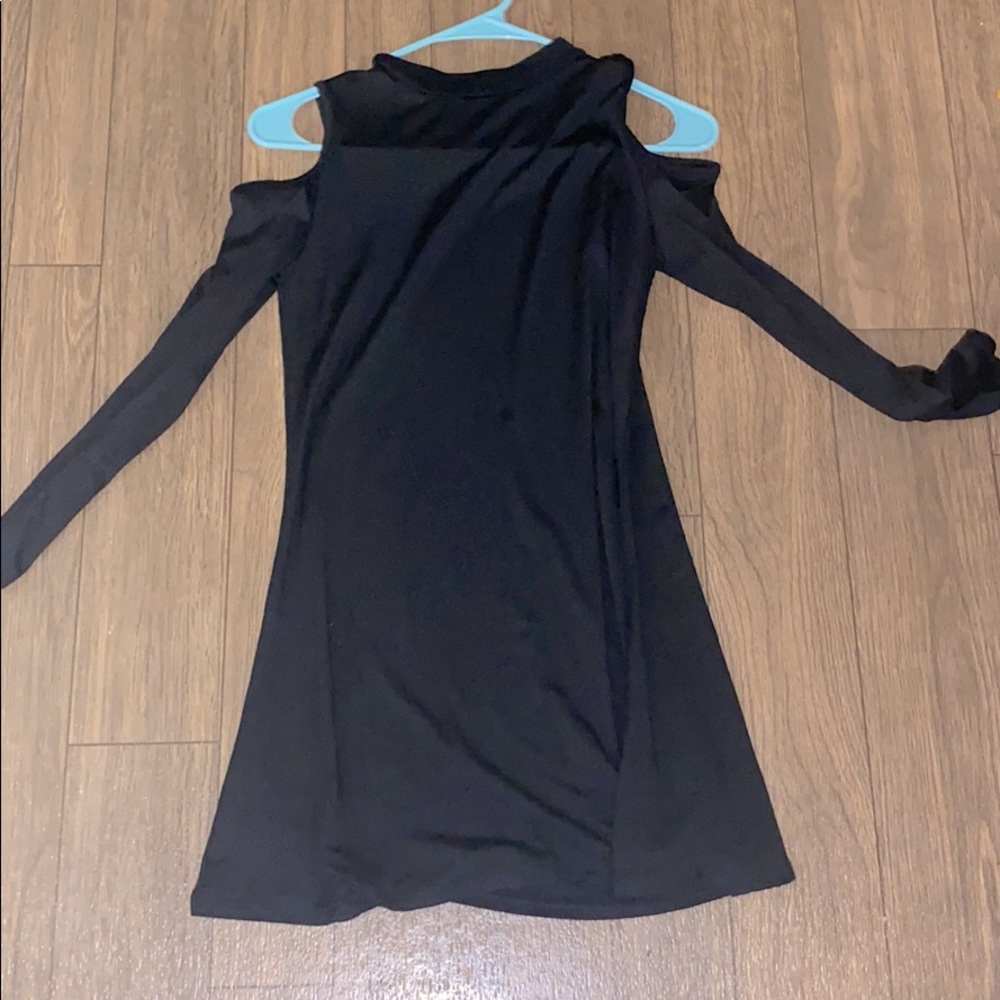 plain black dress, open shoulder holes,long sleeve
